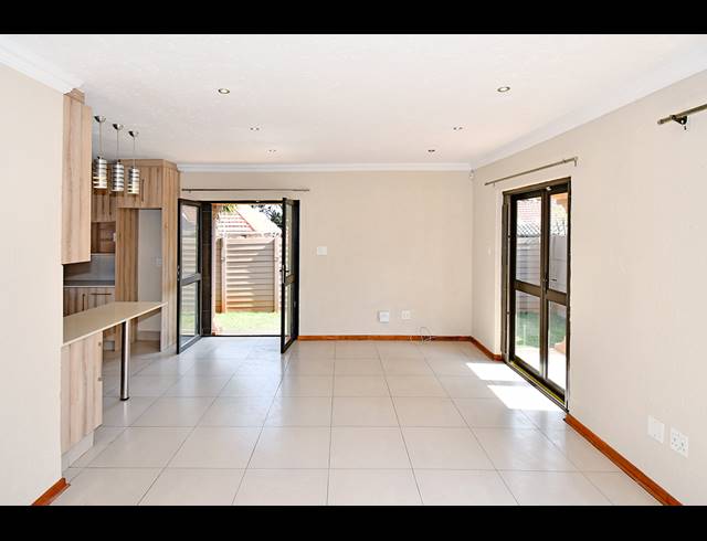 3 BEDROOM TOWNHOUSE TO LET IN LINDEN